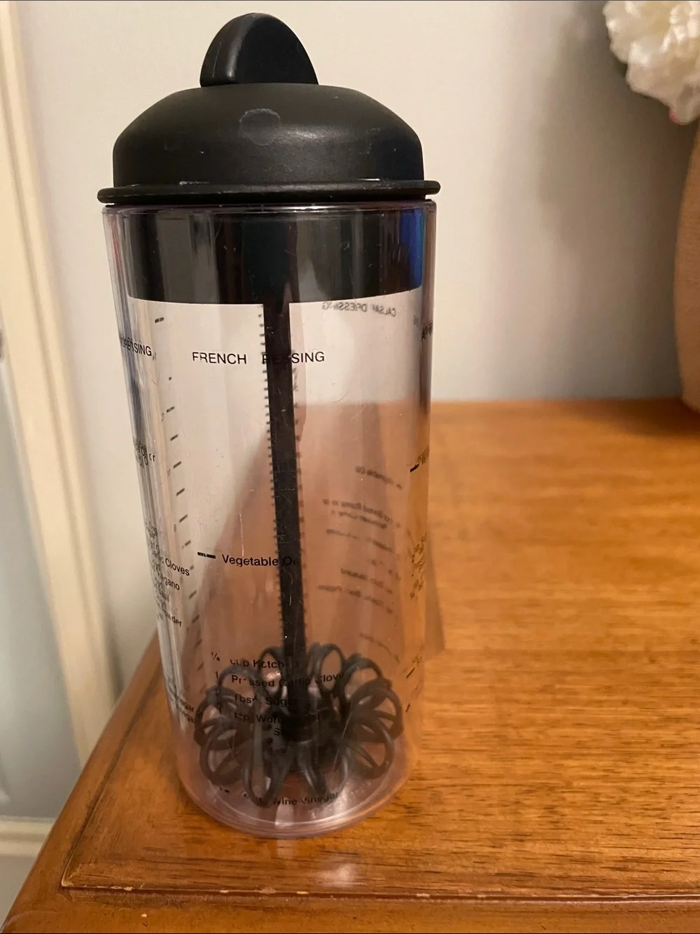The Pampered Chef Measure Mix & Pour Salad Dressing Mixer Maker USA